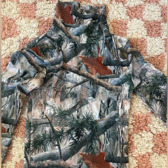 Basic Pleasure Mode camo turtleneck in a UK Size 10 (Medium) - Picture 2 of 3